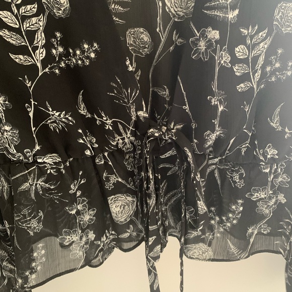 Dynamite Ginger Tie-Front Blouse - Picture 5 of 7